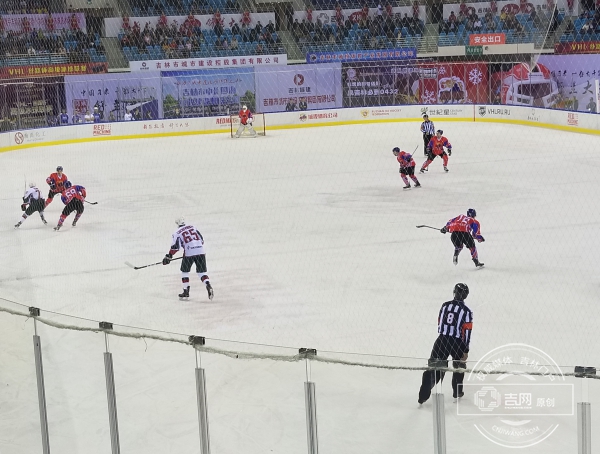 VHL-丝路杯高级冰球联赛开赛