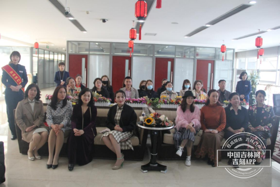 相伴共读 品味经典 吉林市妇联举办女性读书朗诵沙龙活动30.png